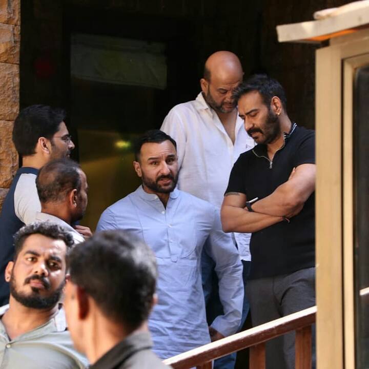 खबरों के मुताबिक अजय के पिता विरू देवगन पिछले कई दिनों से बीमार था, जिसके चलते अजय अपने कई प्रोग्राम रद्द करके उनकी देखभाल में जुटे हुए थे. (तस्वीर: मानव मंगलानी)