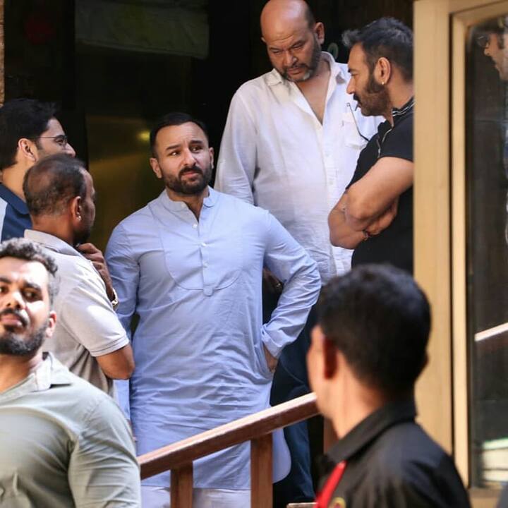 वीरु देवगन का अंतिम संस्कार सोमवार को ही विले पार्ले श्मशान घाट पर किया गया. (तस्वीर: मानव मंगलानी)