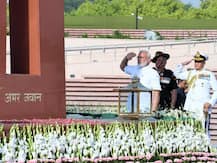 शपथ से पहले वॉर मेमोरियल गए पीएम मोदी, कहा- राष्ट्रीय सुरक्षा हमारी प्राथमिकता