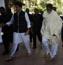 कोई फूट के रोया तो कोई भावुक हुआ, वीरू देवगन के प्रेयर मीट में पहुंचे कई बड़े सितारे