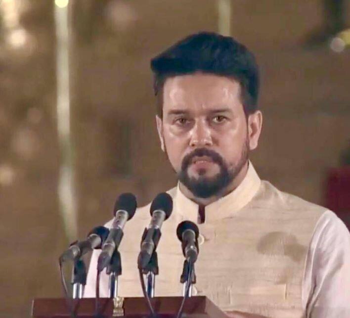 हिमाचल के हमीरपुर से सांसद अनुराग ठाकुर ने भी कल शपथ ली.
