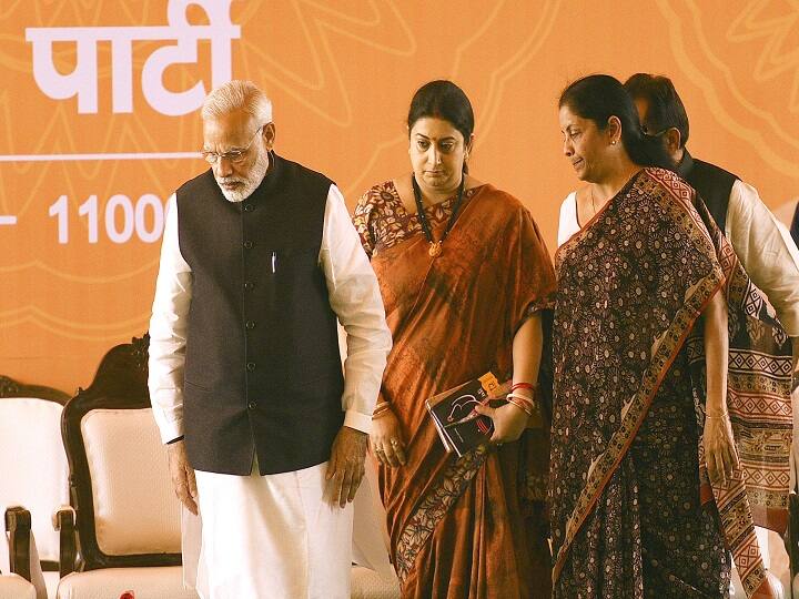 मोदी सरकार में 6 महिला मंत्रियों को मिली जगह, पिछली बार से दो कम Modi 2.0 ministers list of women ministers in the new cabinet मोदी सरकार में 6 महिला मंत्रियों को मिली जगह, पिछली बार से दो कम