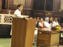 कांग्रेस संसदीय दल की बैठक में राहुल गांधी ने कहा-52 सांसद इंच-इंच की लड़ाई लड़ेंगे