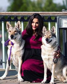 शादी के 10 साल बाद पहले बच्चे को जन्म देने वाली हैं सारा अरफीन खान, फ्लॉन्ट किया बेबी बंप