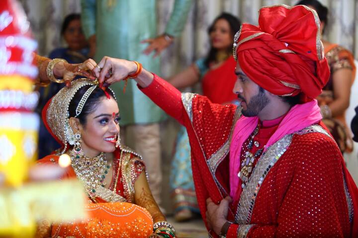 आशीष और श्वेता ने नवंबर 2018 में एक दूसरे से सगाई की थी. लाइमलाइट से परे दोनों ने अपने परिवार और दोस्तों की मौजूदगी में सगाई की थी.