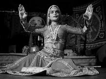 जोधपुर के पास सड़क हादसे में मशहूर लोक नर्तक क्वीन हरीश का निधन, CM गहलोत ने जताया शोक