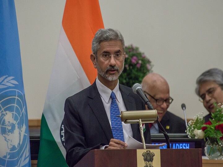 हिंदी को लेकर जारी बवाल के बीच बोले विदेश मंत्री जयशंकर- 'कोई भी भाषा थोपी नहीं जाएगी' subrahmanyam jaishankar said no any language will be imposed forcefully हिंदी को लेकर जारी बवाल के बीच बोले विदेश मंत्री जयशंकर- 'कोई भी भाषा थोपी नहीं जाएगी'