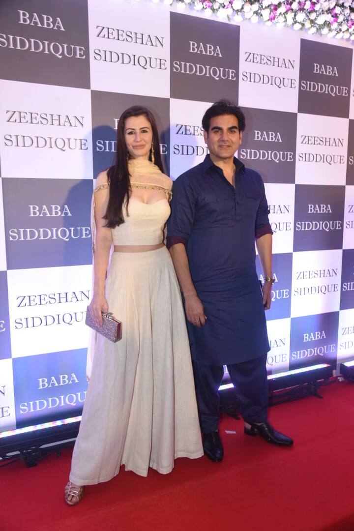 इस बार भी बाबा सिद्दीकी की पार्टी में कई नामचीन हस्तियां पहुंचीं थीं. (तस्वीर: मानव मंगलानी)