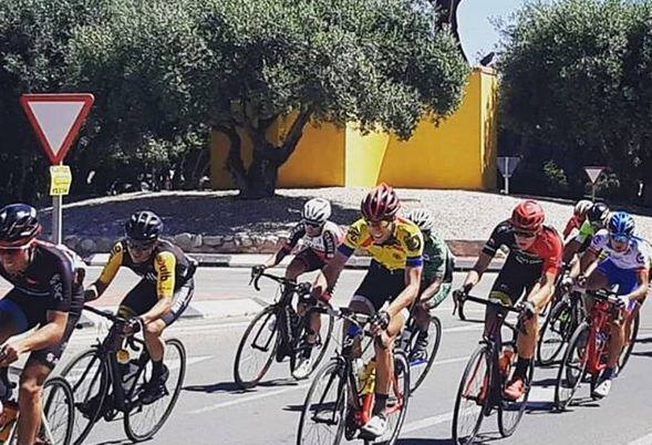 इतना ही नहीं, बॉलीवुड फिल्मों में भी साइक्लिंग को खूब प्रमोट किया जाता है. चलिए वर्ल्ड बाइसाइकल डे के मौके पर जानें साइकिल चलाने के फायदों के बारे में. 