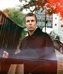 हिप में आर्थराइटिस से जूझ रहा है ये सिंगर, ट्रीटमेंट को लेकर कही ये बात