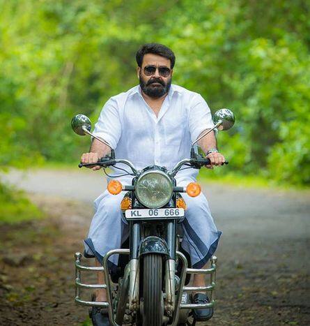 सुपरस्टार मोहनलाल की लुसिफर और ओडियन फिल्मों ने काफी लोकप्रियता बटोरी इसिलिए स्कोर ट्रेंड्स इंडिया के चार्ट्स पर 3294 अंकों के साथ वह पांचवे स्थान पर हैं. मोहनलाल की फैन फॉलोविंग की वजह से 100 अंकों में से 60.47 अंकों के साथ वह लोकप्रियता के इस चार्ट पर पांचवें स्थान पर बने हुए हैं.