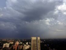 दिल्ली: तेज रफ्तार हवाएं चलने से कल गर्मी के प्रकोप में आएगी कमी, पड़ सकती हैं हल्की फुहारें