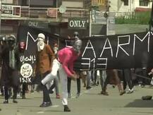 ईद की नमाज के बाद श्रीनगर में पत्थरबाजी, प्रदर्शनकारियों-सुरक्षा बलों के बीच झड़प
