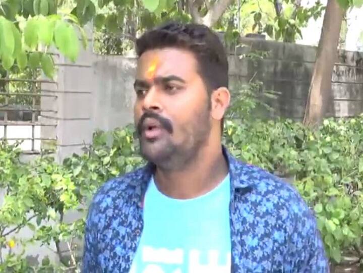 ट्रेन में खिलौने बेचने वाले का वीडियो हुआ वायरल, पुलिस ने भेजा जेल, अब रिहा होने के बाद कही ये बात