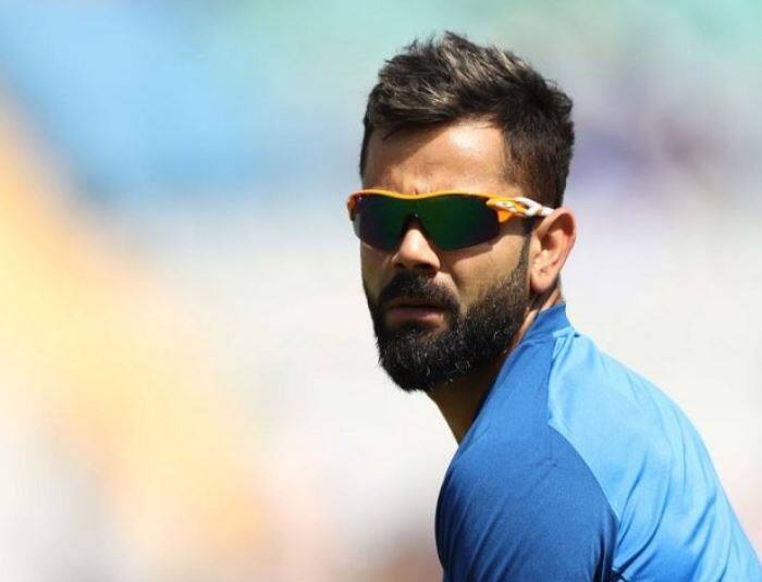 Gurugram Virat Kolhli Car fine for wasting water टीम इंडिया के कप्तान विराट कोहली की कार का कटा चालान, जानिए कारण