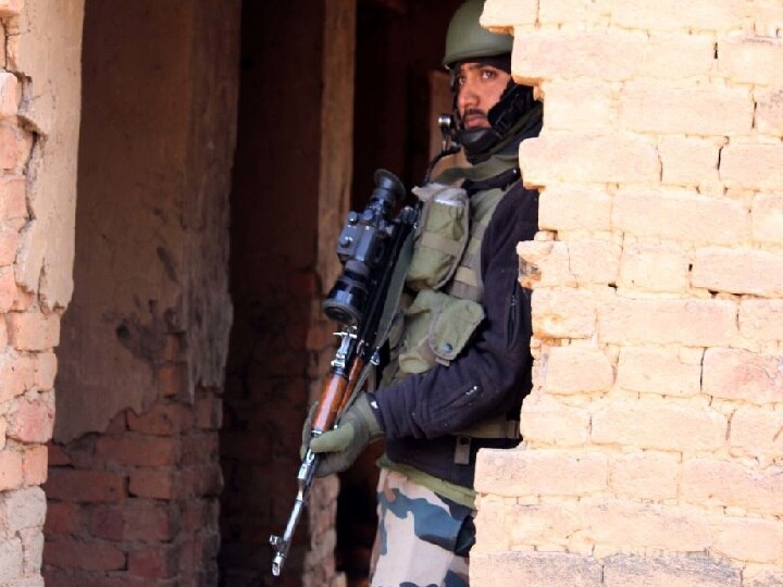 Anantnag encounter Militant killed by security forces in Jammu Kashmir जम्मू-कश्मीर: अनंतनाग में एक आतंकवादी ढेर, रात 2 बजे से जारी है सुरक्षाबलों का ऑपरेशन