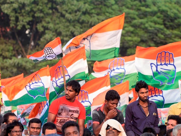 तेलंगाना: विधायकों के दलबदल मामले में आज HC जाएगी कांग्रेस, पार्टी विधायक दल के नेता का अनशन जारी Defection of MLAs- Congress to move High Court today, announces agitations तेलंगाना: विधायकों के दलबदल मामले में आज HC जाएगी कांग्रेस, पार्टी विधायक दल के नेता का अनशन जारी