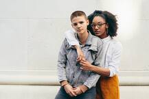 समलैंगिक विवाह को कानूनी मान्यता दिलवाना चाहते हैं लोग, सर्वे में हुआ खुलासा