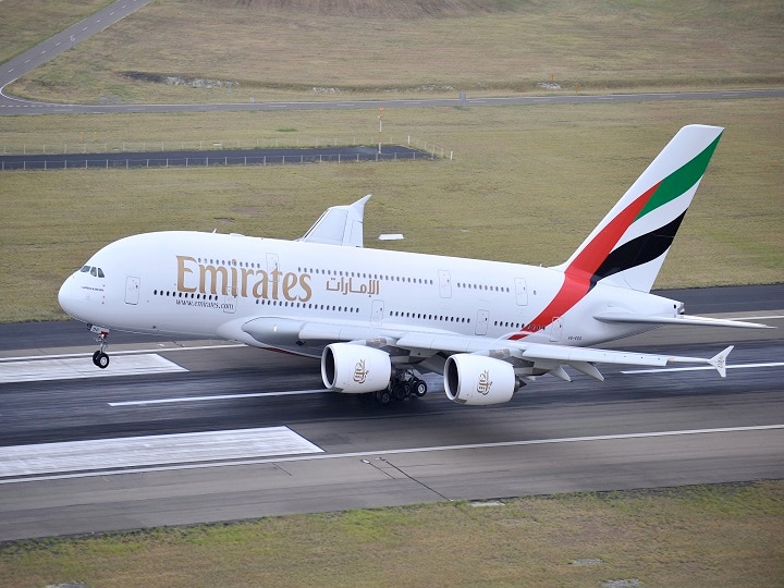 Etihad and Emirates airline stop flight to Saudi Arabia UAE एयरलाइंस ने 20 देशों के यात्रियों पर लगाया प्रतिबंध, सऊदी अरब में एंट्री करने की अनुमति नहीं