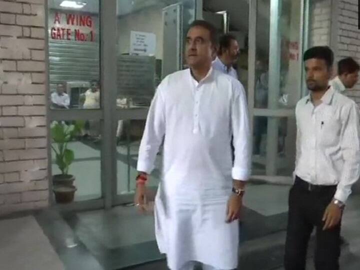 'विमानन घोटाले' को लेकर ED ने प्रफुल्ल पटेल से आठ घंटे तक की पूछताछ Former Civil Aviation Minister Praful Patel questioned by ED 'विमानन घोटाले' को लेकर ED ने प्रफुल्ल पटेल से आठ घंटे तक की पूछताछ