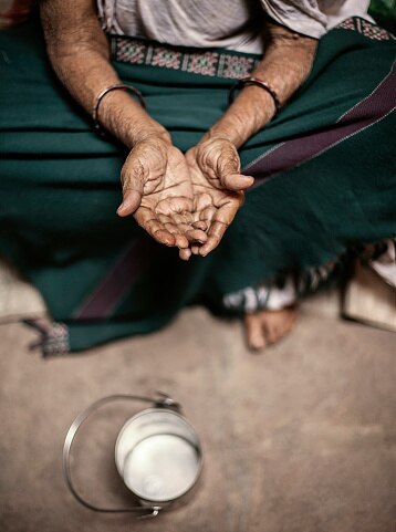 Children Begging : பிச்சை எடுக்கும் குழந்தைகள் பற்றி அதிகாரிகளிடம் கேள்வி எழுப்பிய உயர்நீதிமன்றம்.. என்ன தெரியுமா?