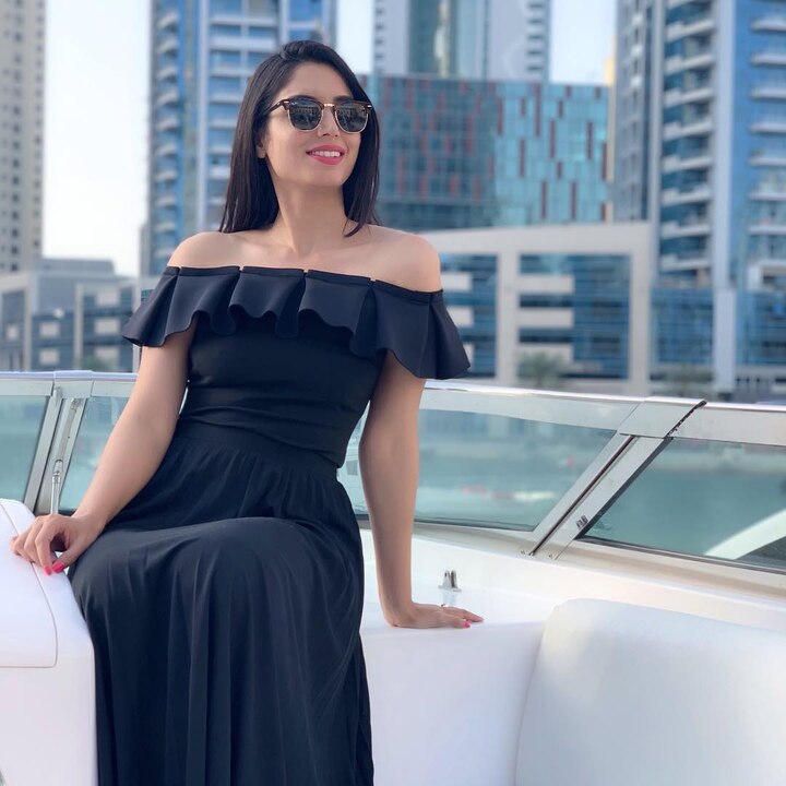 ज़ैनब अब्बास का कहना है कि क्रिकेट के क्षेत्र में उनके गुरू पिता नासिर अब्बास हैं. उनका कहना है कि वो स्कूल के जमाने से क्रिकेटर हैं और मैच देखने का शौक भी बचपन से ही है. (तस्वीर: इंस्टाग्राम)