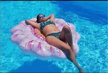 पुर्तगाल में हॉलीडे इन्जॉय कर रही हैं सिंगर नेहा भसीन, इंस्टा पर पोस्ट की हैं बिकिनी में HOT तस्वीरें