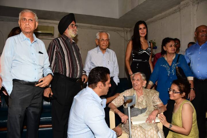 इसलिए सलमान ने खास तौर पर इन परिवारों के लिए फिल्म की स्क्रीनिंग रखी.