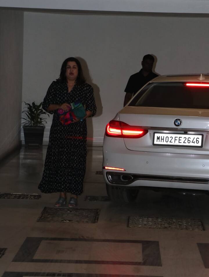करण जौहर की खास दोस्त फराह खान भी इस पार्टी में नजर आईं. 
