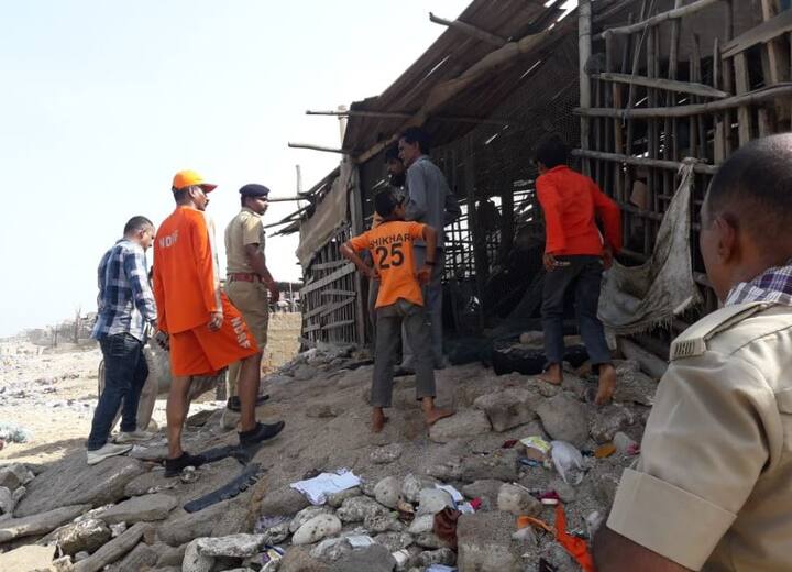 सेना, वायु सेना और एनडीआरएफ की टीमें प्रदेश में तैनात हैं और तटीय जिलों में बचाव और राहत कार्यों के लिए तैयार हैं. भारतीय तटरक्षक बल ने चक्रवाती तूफान की स्थिति में बचाव और बचाव के लिए जहाजों और विमानों को तैनात किया है.