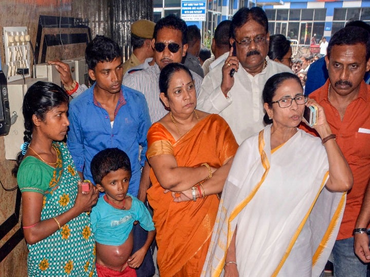 डॉक्टर्स की हड़ताल: बंगाल के RG कर मेडिकल कॉलेज के 126 डॉक्टरों ने दिया इस्तीफा, मरीजों की हालत खराब