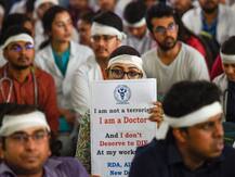 डॉक्टर्स की हड़ताल: बंगाल के RG कर मेडिकल कॉलेज के 126 डॉक्टरों ने दिया इस्तीफा, मरीजों की हालत खराब