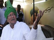 तिहाड़ जेल में हरियाणा के पूर्व मुख्यमंत्री ओम प्रकाश चौटाला के कमरे से फोन बरामद