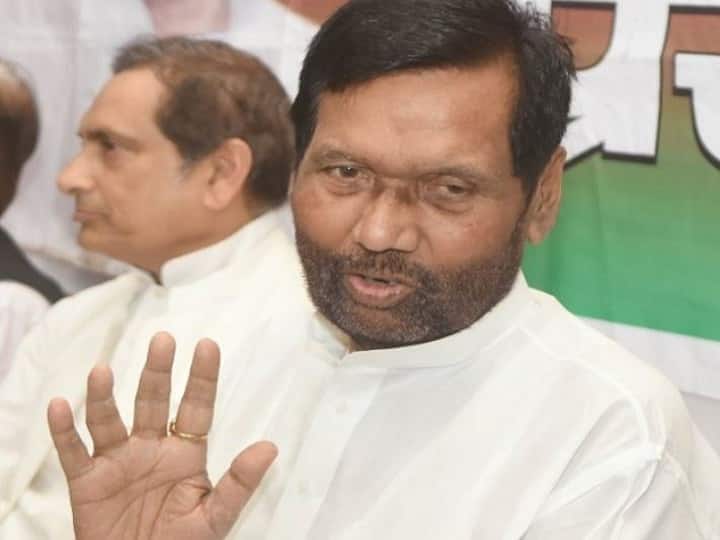 Ram Vilas Paswan said that there is enough stock of food grains in the country ANN देश में अनाज का पर्याप्त भंडार मौजूद, 'फूड सोल्जर्स' मुस्तैदी से कर रहे हैं काम- सरकार