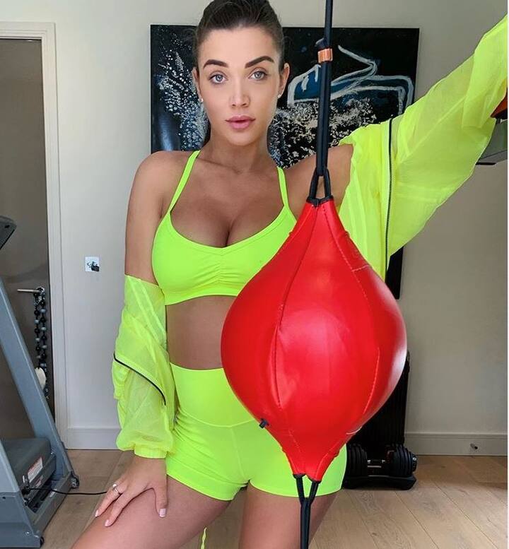 प्रेग्नेंसी में एमी अपनी सेहत का भी खास ख्याल रख रही हैं. बीते दिनों उन्होंने अपनी ये तस्वीर फैंस के साथ शेयर की थी. 