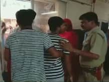 पश्चिम बंगाल के मुर्शिदाबाद में बम फेंके गए , फायरिंग हुई, टीएमसी नेताओं के तीन रिश्तेदारों की मौत