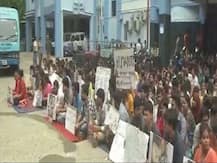 पश्चिम बंगाल: 973 हड़ताली डॉक्टरों का इस्तीफा, बिना इलाज दो नवजात ने दम तोड़ा, सरकार ने ममता बनर्जी से मांगी रिपोर्ट