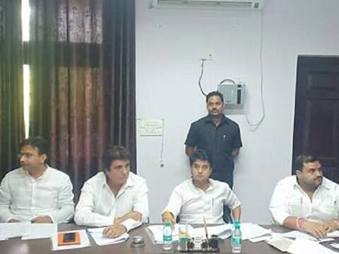 ज्योतिरादित्य सिंधिया ने यूपी कांग्रेस नेताओं के साथ बैठक कर हार के कारणों की समीक्षा की ज्योतिरादित्य सिंधिया ने यूपी कांग्रेस नेताओं के साथ बैठक कर हार के कारणों की समीक्षा की