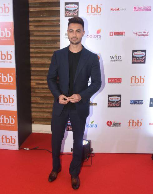 इसके अलावा अभिनेता और सलमान खान के बहनोई आयुष शर्मा भी इस कॉन्टेस्ट में पहुंचे हैं. (तस्वीर: मानव मंगलानी)