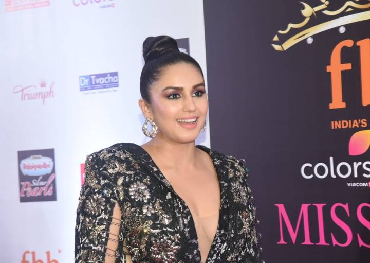 मिस इंडिया कॉन्टेस्ट में बॉलीवुड अभिनेत्री हुमा कुरैशी बेहद खास अंदाज़ में पहुंची हैं. (तस्वीर: मानव मंगलानी)