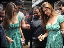 IN PICS: रेस्तरां के बाहर फैंस के बीच फंसी दिशा पाटनी, टाइगर श्रॉफ को करना पड़ा रेस्क्यू