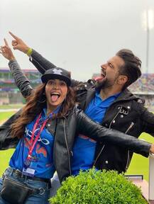 World Cup 2019: भारत-पाक मैच देखने पहुंचे ऋत्विक धनजानी  और आशा नेगी, सामने आईं खास तस्वीरें