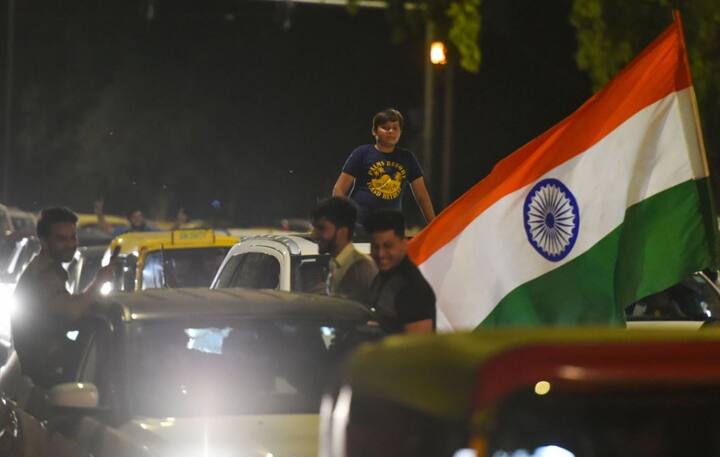 पाकिस्तान पर भारत की जीत के बाद भारत अंक तालिका में तीसरे नंबर पर पहुंच गया है. भारत के चार मैचों में अब सात अंक हो गए हैं जबकि पाकिस्तान के पांच मैचों से सिर्फ तीन अंक हैं.