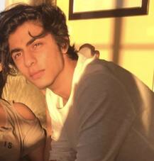 पापा शाहरुख खान के साथ डेब्यू करेंगे आर्यन, \'द लॉयन किंग\' में सिंबा को देंगे अपनी आवाज