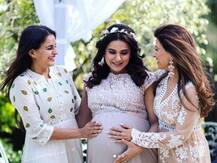 शादी के दस साल बाद पहली बार मां बनने वाली हैं सारा अरफीन खान, यहां देखिए बेबी शॉवर की PHOTOS