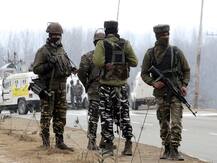 कल पुलवामा में हुए आतंकी हमले में 2 जवान शहीद, सेना के काफिले पर आतंकियों ने किया था IED ब्लास्ट