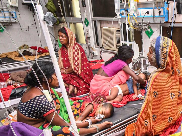 बिहार: चमकी बुखार का कहर जारी, अबतक 135 मासूमों की जान गई, सिर्फ मुजफ्फरपुर में 109 बच्चों की मौत Muzaffarpur Acute Encephalitis Syndrome More than 100 children died बिहार: चमकी बुखार का कहर जारी, अबतक 135 मासूमों की जान गई, सिर्फ मुजफ्फरपुर में 109 बच्चों की मौत