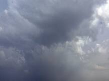 यूपी: बादलों और बूंदा-बांदी ने दिलाई गर्मी से राहत, कुछ इलाकों में हो सकती है बारिश