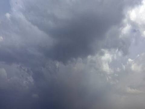 यूपी: बादलों और बूंदा-बांदी ने दिलाई गर्मी से राहत, कुछ इलाकों में हो सकती है बारिश यूपी: बादलों और बूंदा-बांदी ने दिलाई गर्मी से राहत, कुछ इलाकों में हो सकती है बारिश