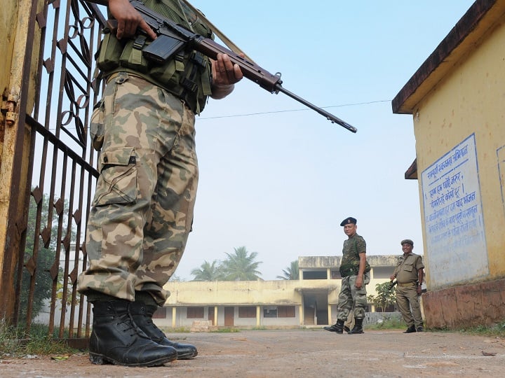 झारखंडः सिमडेगा में जवानों के साथ मुठभेड़ में एक नक्सली ढेर, एके 47 बरामद jharkhand one naxalite killed in police encounter in simdega झारखंडः सिमडेगा में जवानों के साथ मुठभेड़ में एक नक्सली ढेर, एके 47 बरामद